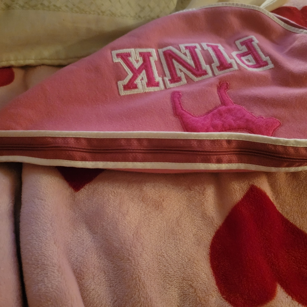 VS PINK Tennis Racket Cover - Picture 3 of 8